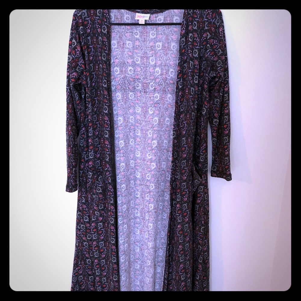 Gorgeous Lularoe Sarah